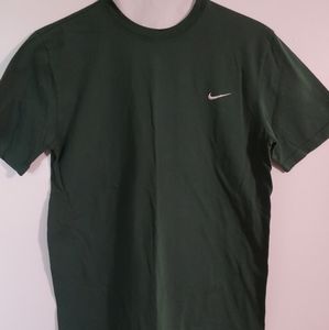 Green Nike shortsleeve